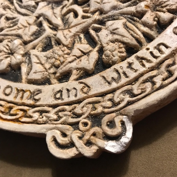 McHarp Heart and Home Round Celtic Blessing Plaque 8.5” - Picture 2 of 6